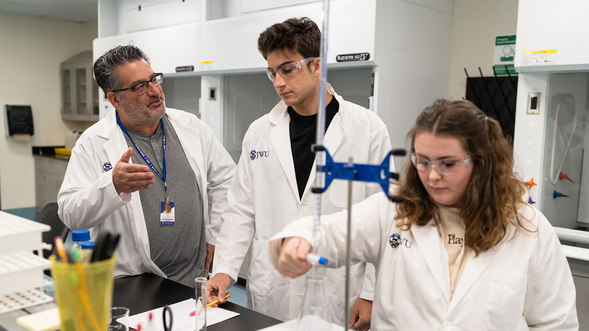 Robert Lothrop, Ph.D., in the JWU Charlotte food science lab with a student.